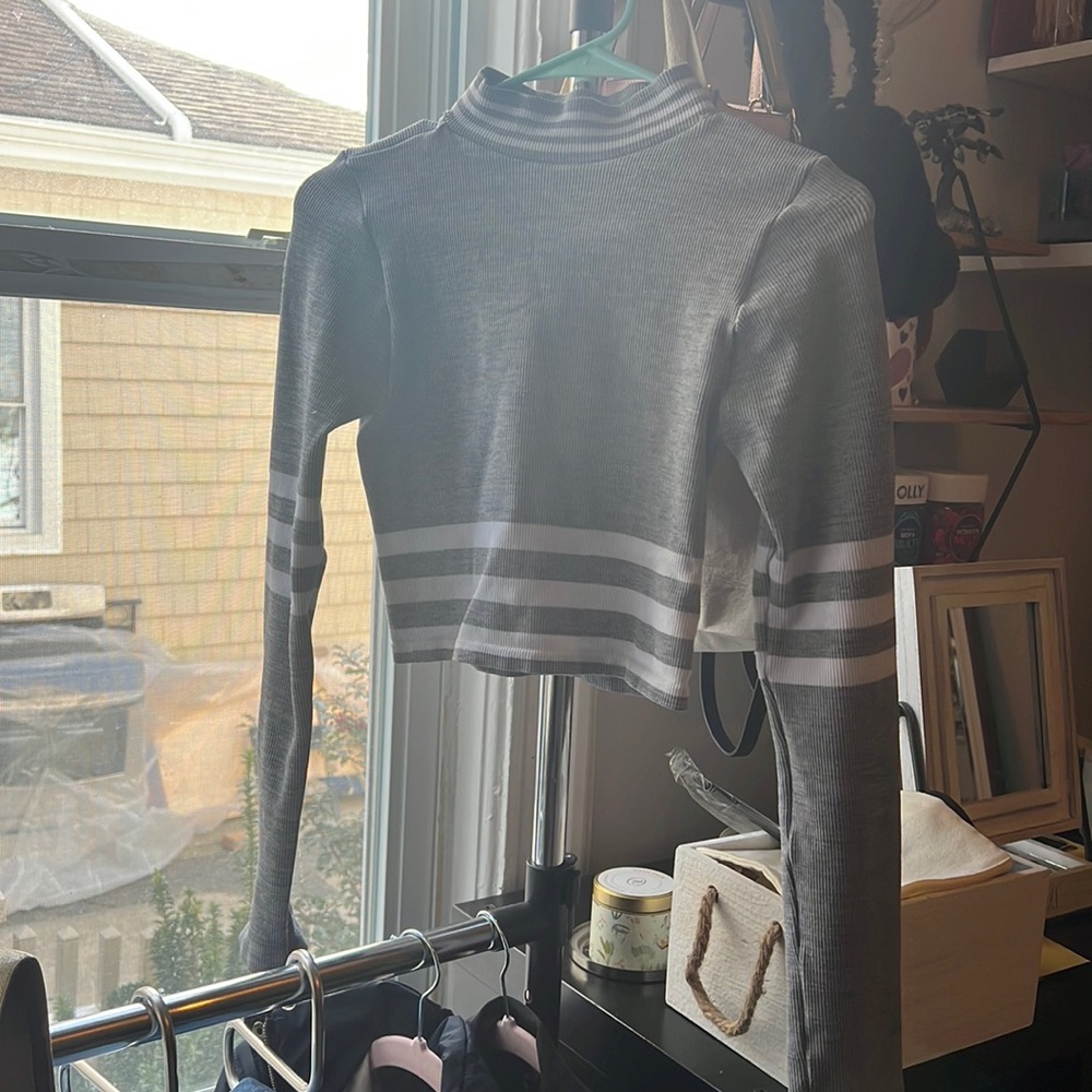 Grey Long Sleeve Crop Top